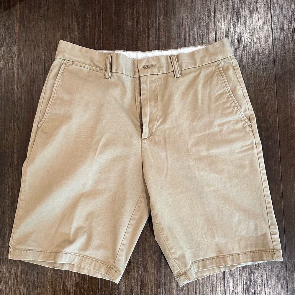 Old Navy shorts size 32 waist